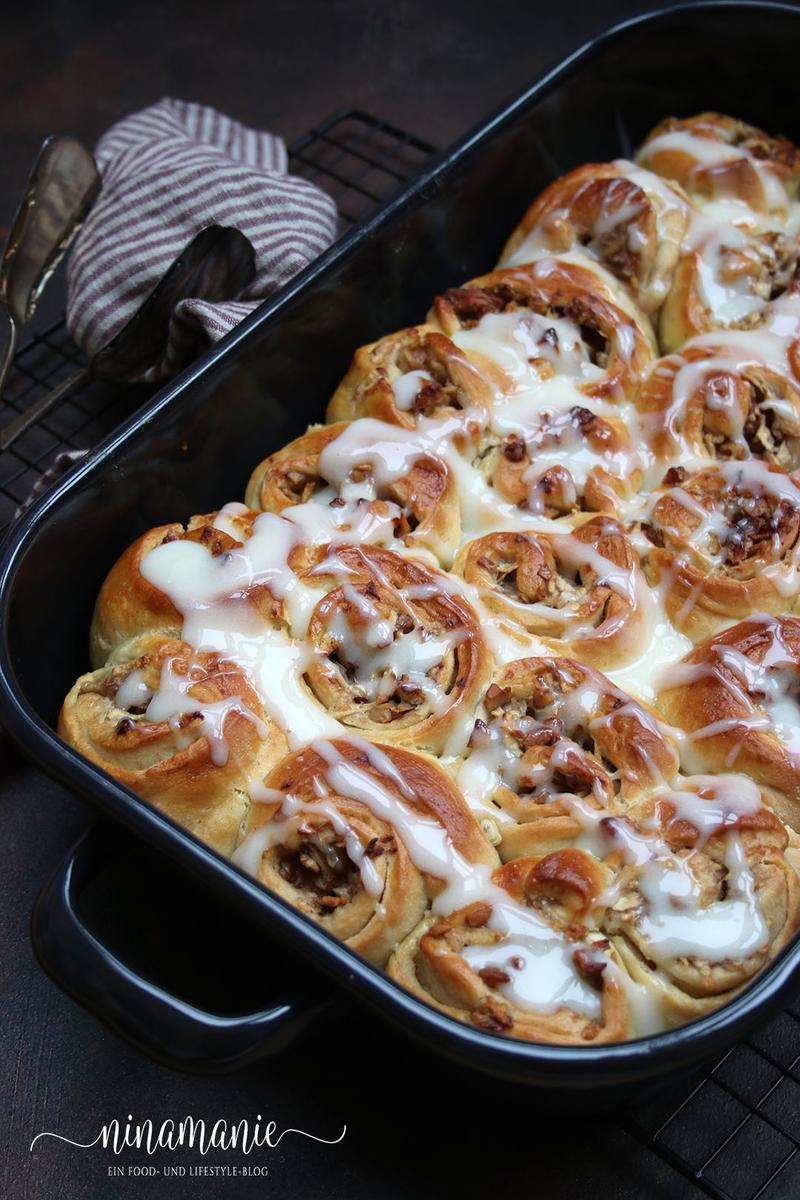 Rezeptbild: Apfel-Walnuss-Hefeschnecken