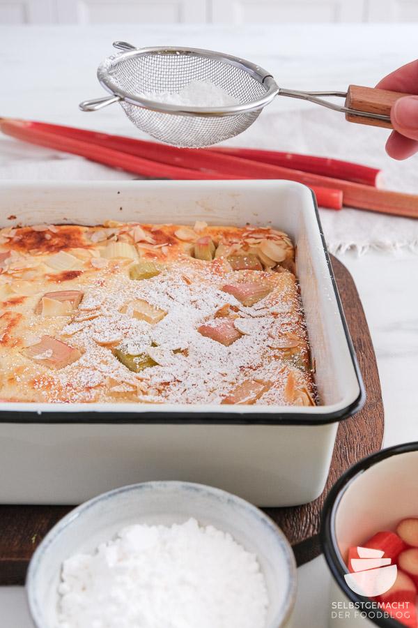Rezeptbild: Grießauflauf mit Rhabarber