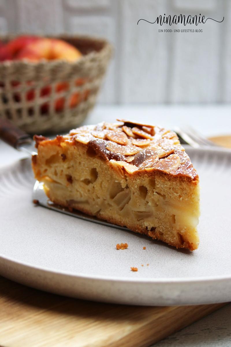 Rezeptbild: Apfel-Birnen-Kuchen mit Amaretto und Zimt