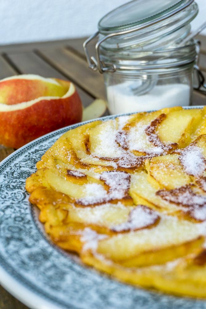 Rezeptbild: Deutsche Apfelpfannkuchen – Rezept für den Klassiker!