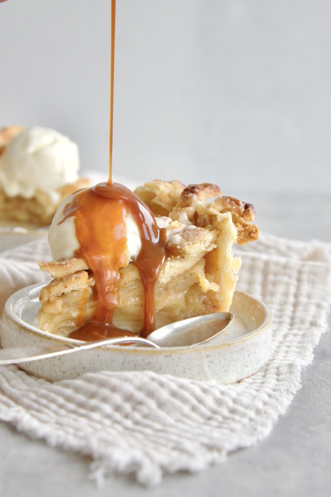 Rezeptbild: Apple pie mit Salz caramel und Vanille Glace