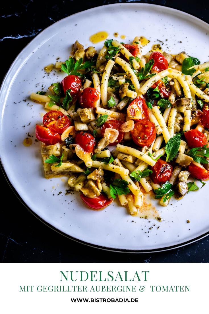 Rezeptbild: Nudelsalat mit gegrillter Aubergine und konfierten Tomaten