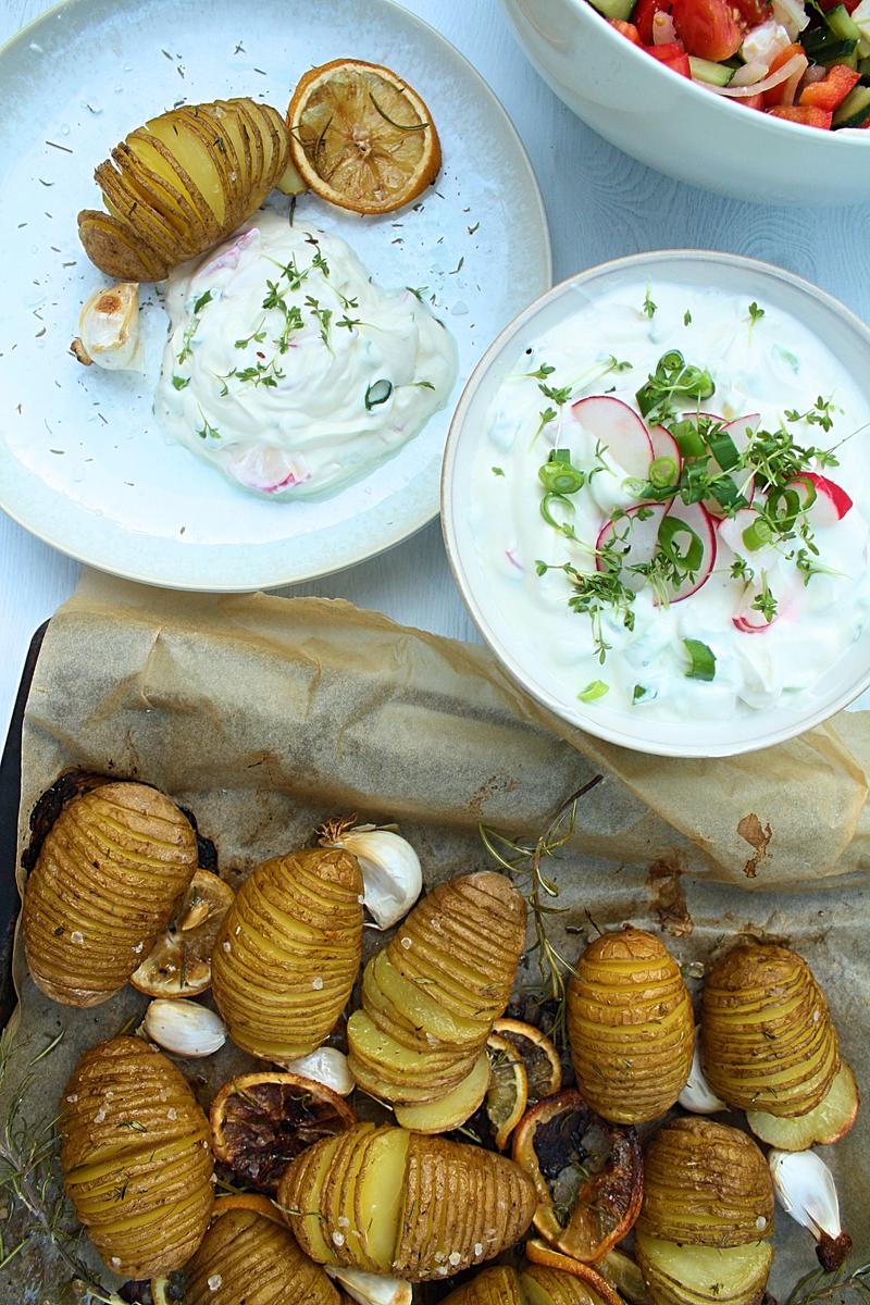 Rezeptbild: zitronige Fächerkartoffeln mit Gemüseschmand