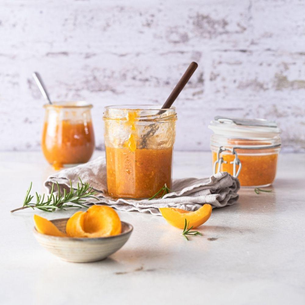 Rezeptbild: Aprikosen-Rosmarin-Marmelade – einfaches & schnelles Rezept