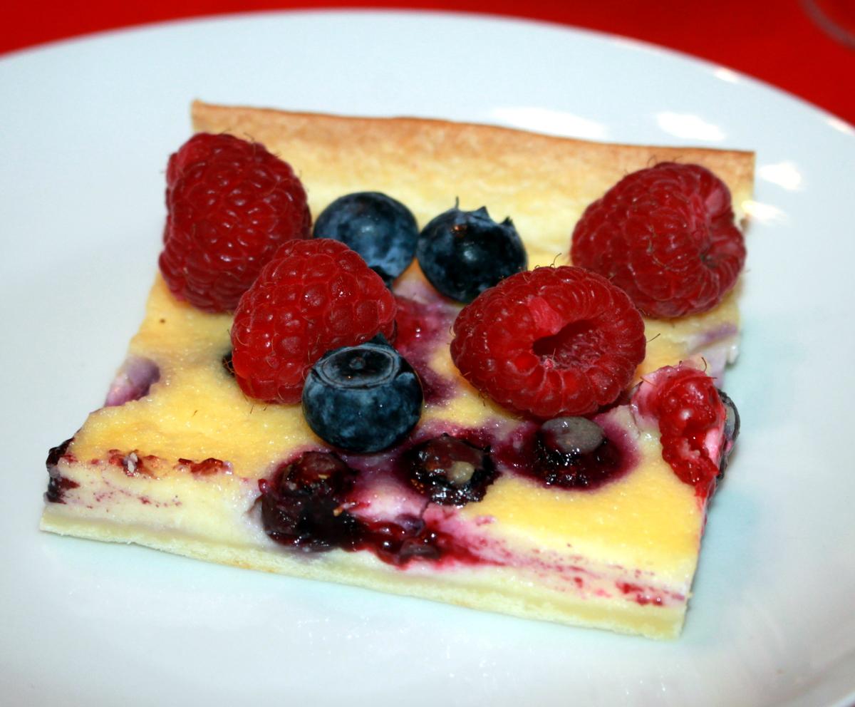 Rezeptbild: Nidelflade mit Beeren