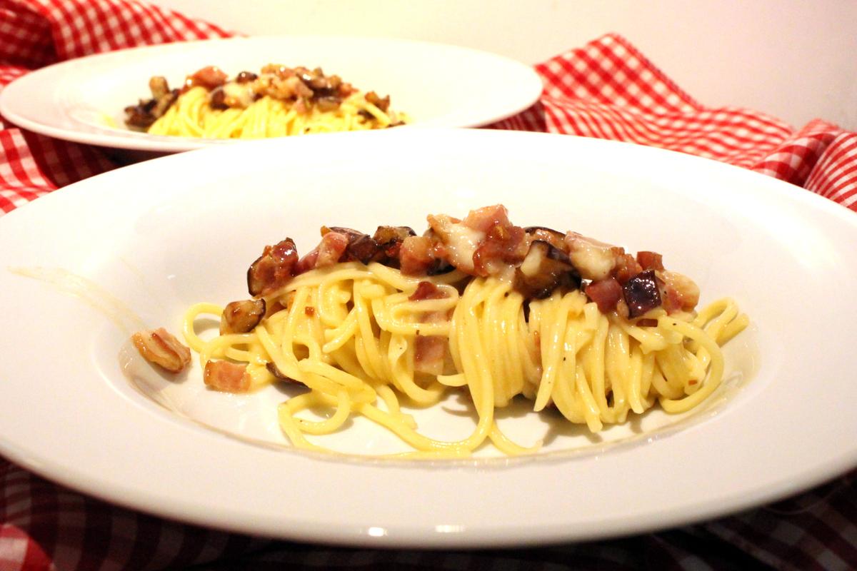 Rezeptbild: Selbstgemachte Spaghetti mit Auberginen Carbonara