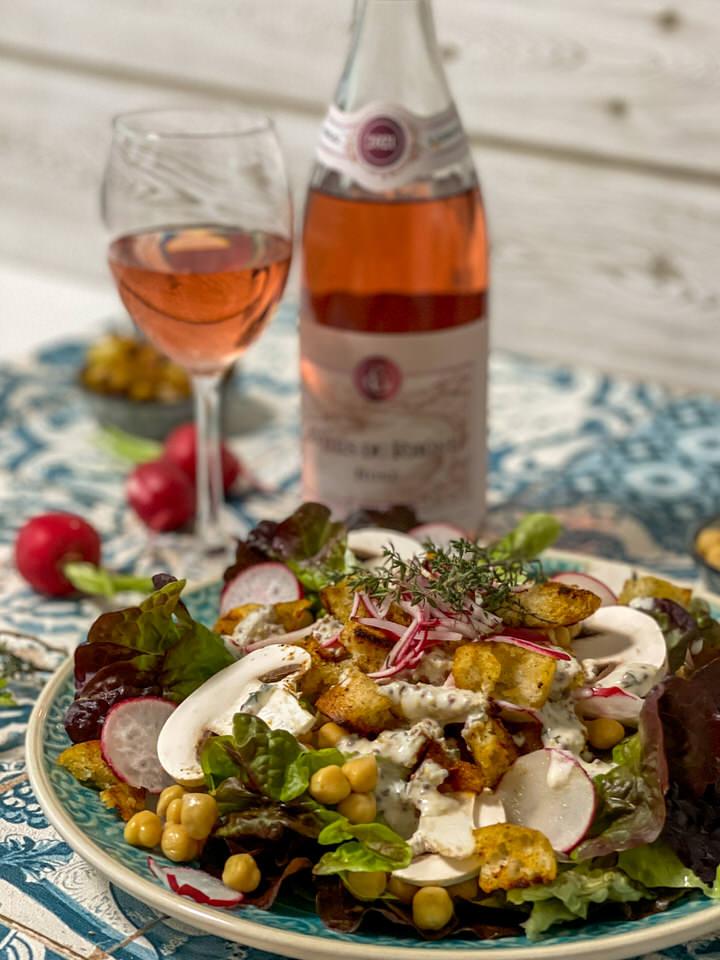 Rezeptbild: sommerlicher Kichererbsen Salat mit französischem Rotisseur Senf