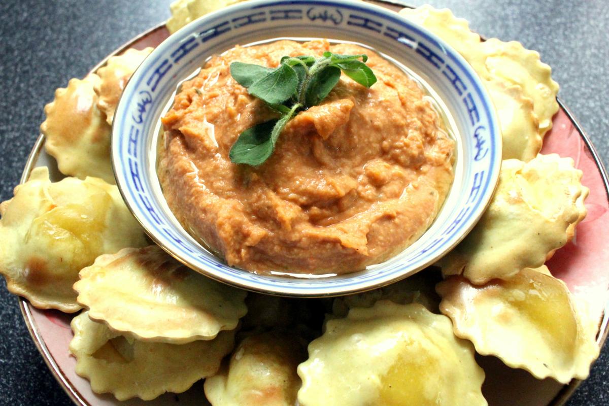 Rezeptbild: Hummus mit getrockneten Tomaten