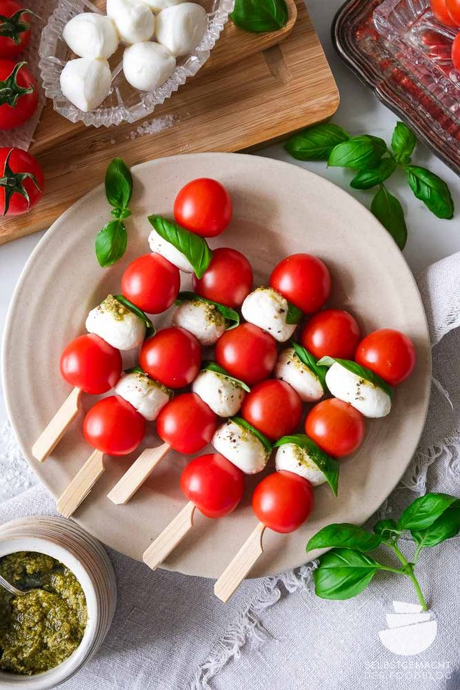 Rezeptbild: Schnelle Tomaten Mozzarella Spieße