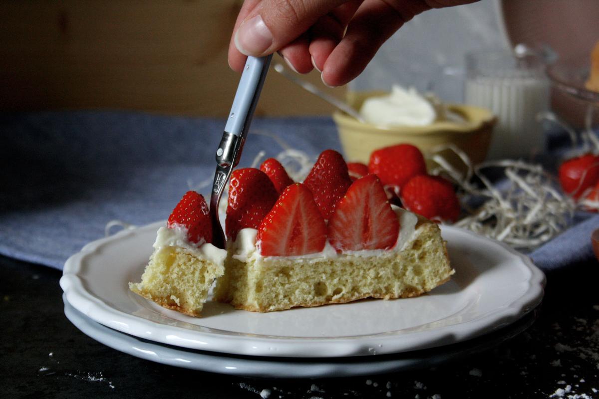 Rezeptbild: Biskuit mit Erdbeeren