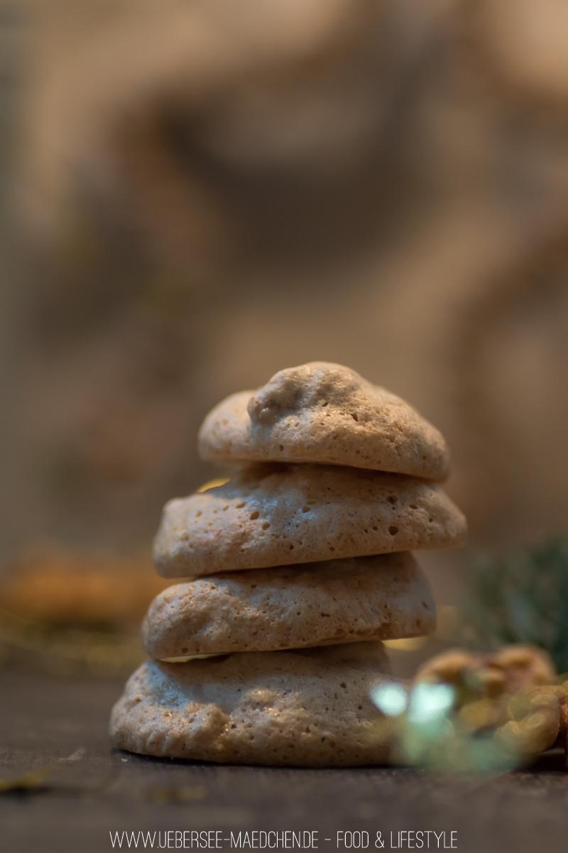 Rezeptbild: Walnuss-Schäumchen für die Plätzchendose