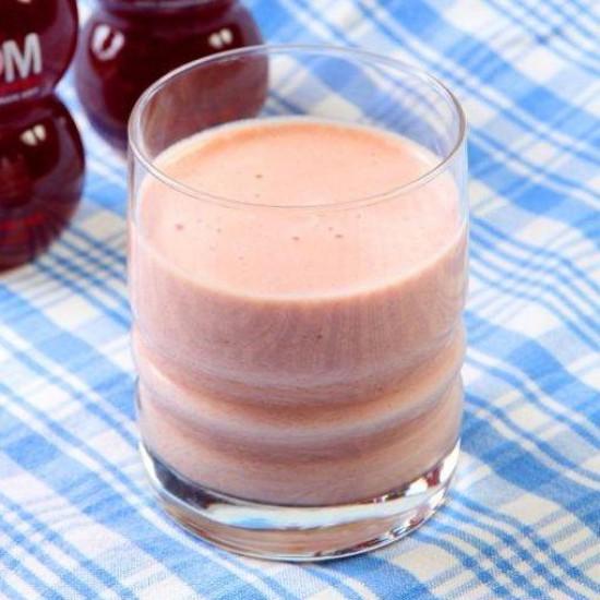 Rezeptbild: Milkshake mit Granatapfel