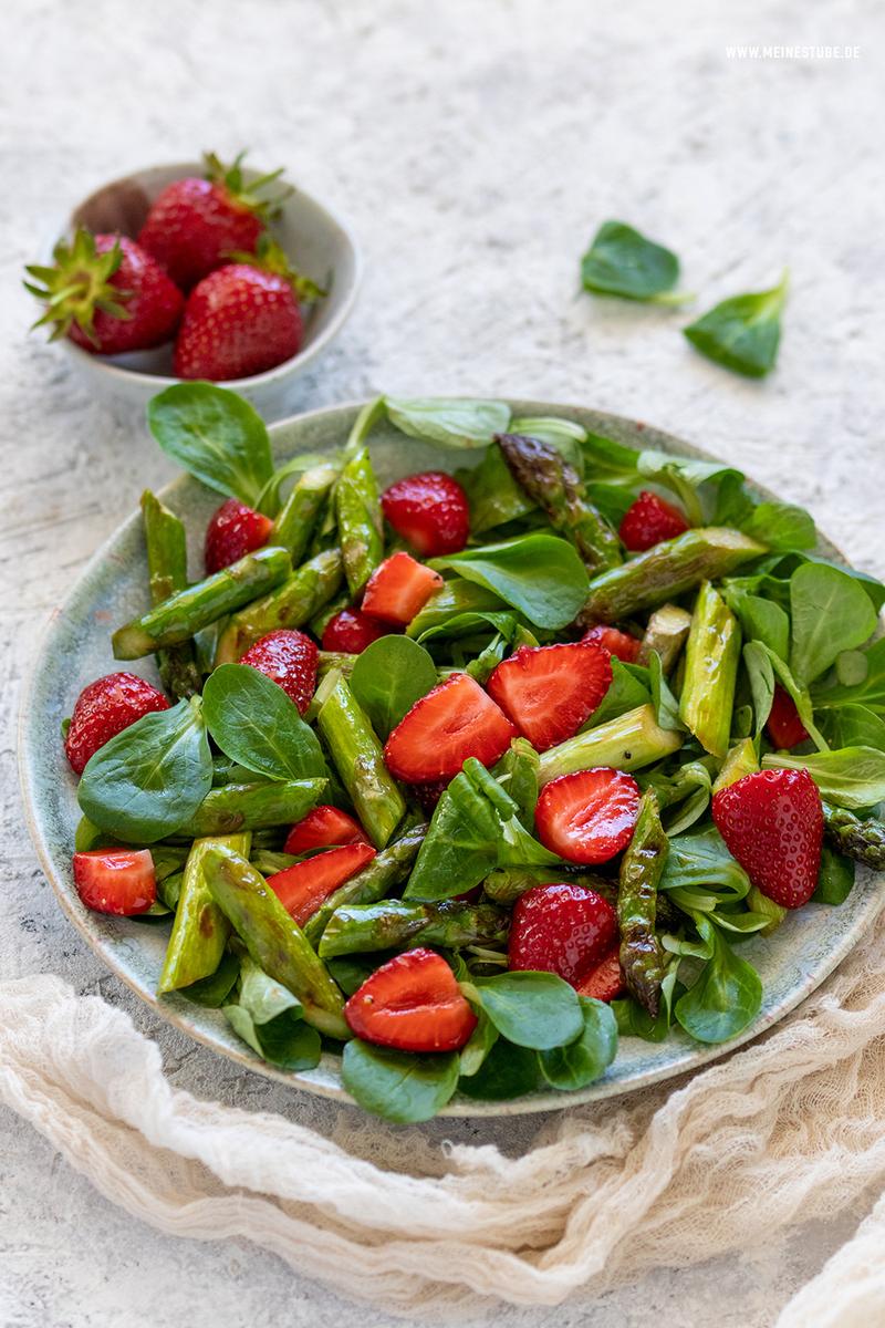 Rezeptbild: Spargelsalat mit Erdbeeren mit Feldsalat
