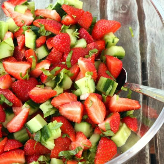 Rezeptbild: Erdbeer-Gurken-Salat