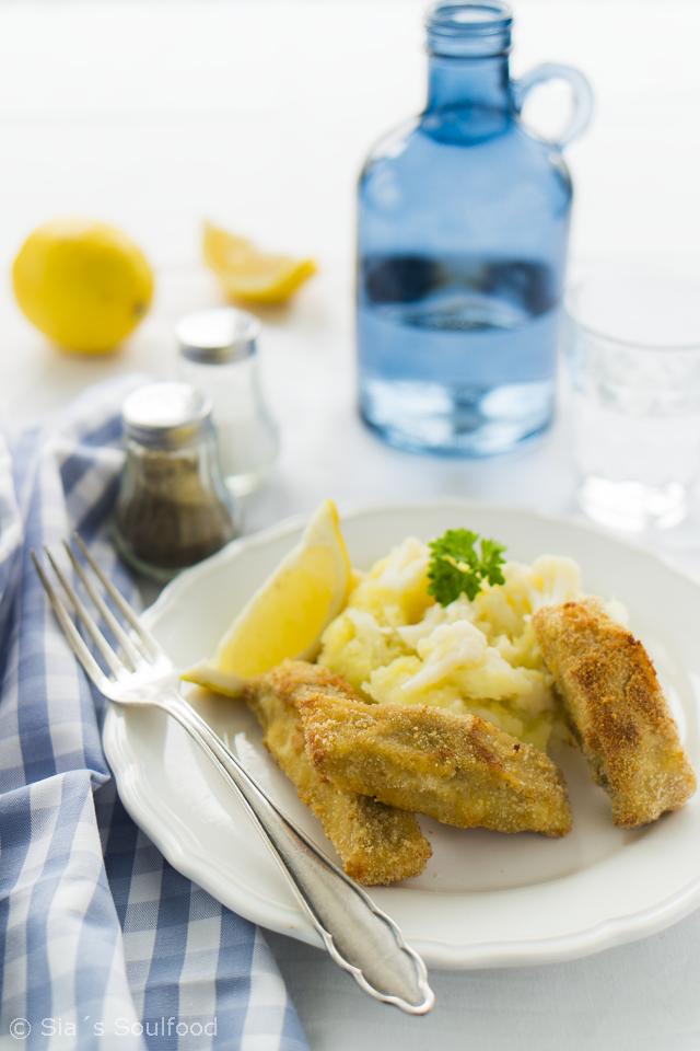 Rezeptbild: Fischstäbchen mit Blumenkohl-Kartoffel-Stampf 