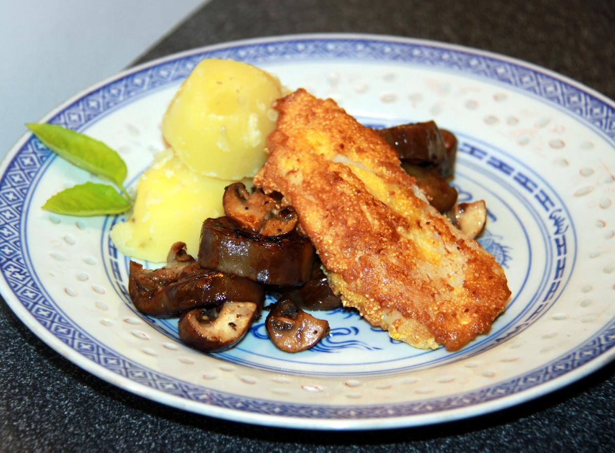 Rezeptbild: Poloniertes Fischfilet mit Kartoffeln und Gemuese