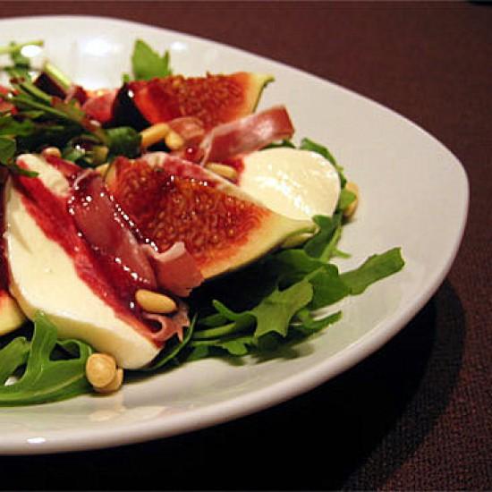 Rezeptbild: Mozzarella-Feigen-Salat mit Brombeervinaigrette