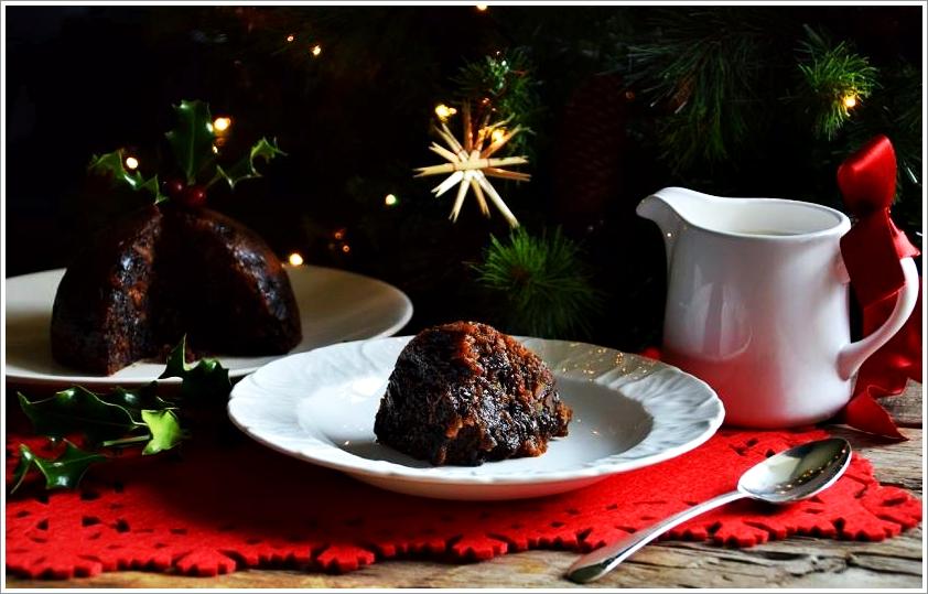Rezeptbild: Englischer Weihnachtspudding (paleo-vegan) mit Brandy-Sauce