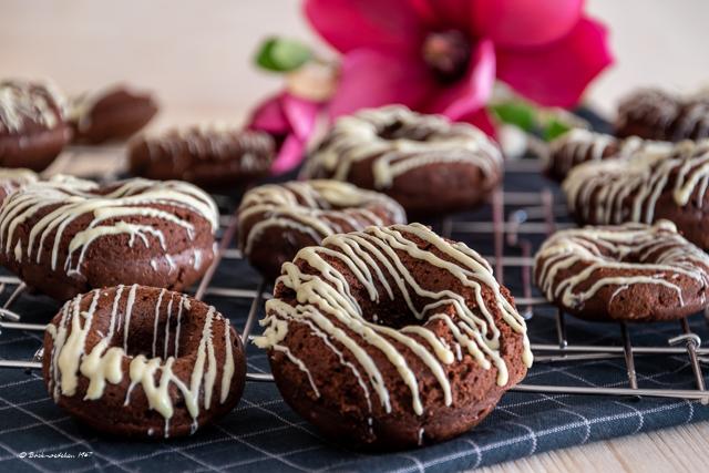 Rezeptbild: Schokoladen-Donuts aus dem Backofen