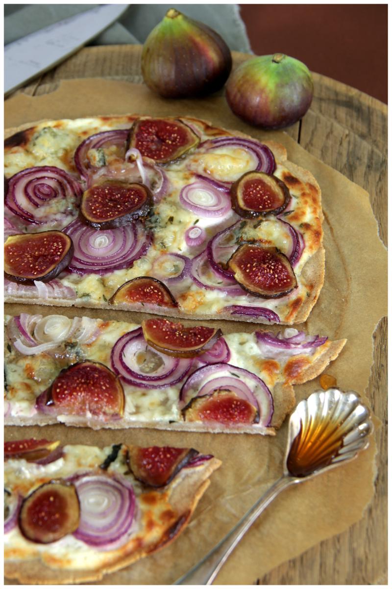 Rezeptbild: Flammkuchen mit Feige & Gorgonzola