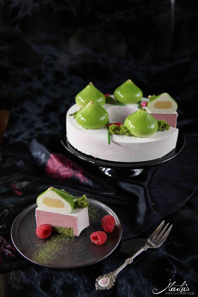Rezeptbild: Limetten-Himbeer Torte mit Rose & Matcha