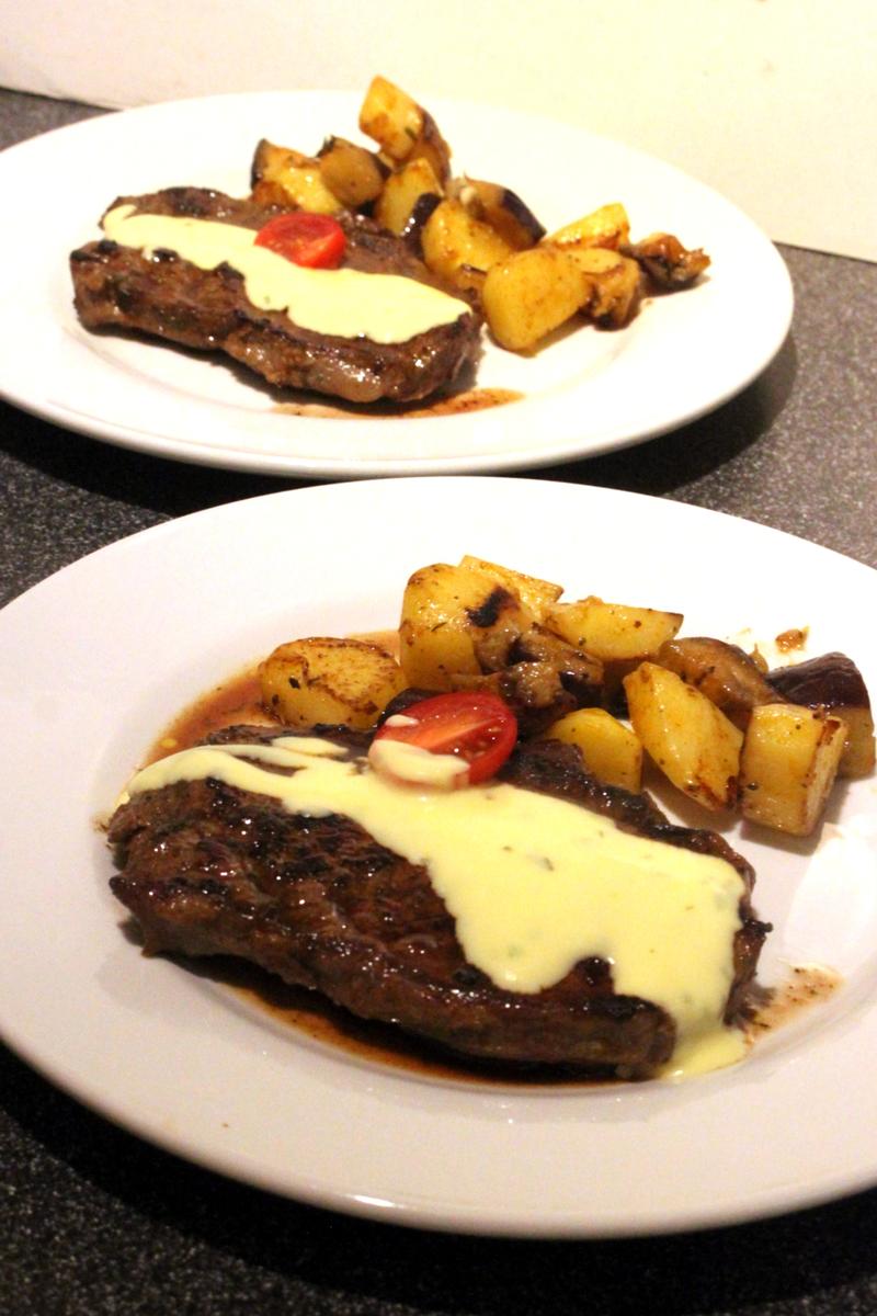 Rezeptbild: Steak mit Sauce Béarnaise, mit Kartoffeln und Auberginen