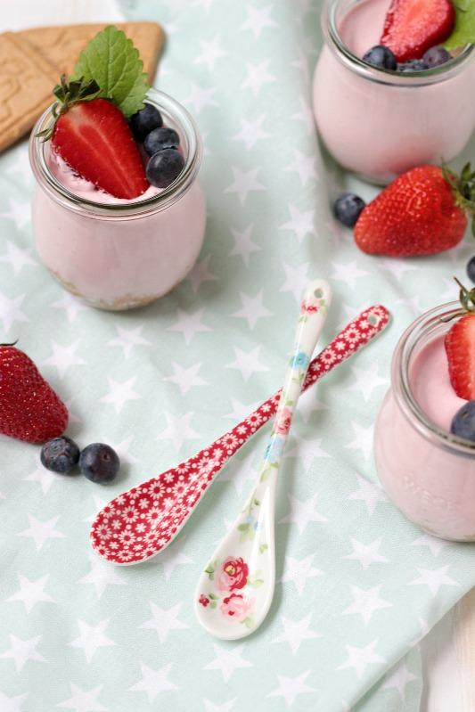 Rezeptbild: Erdbeer-Minze Cheesecake im Glas 