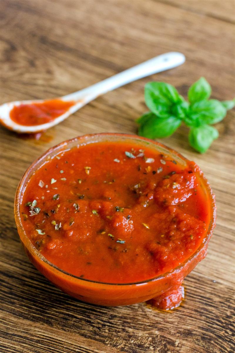 Rezeptbild: TOMATENSAUCE FÜR PIZZA UND NUDELN