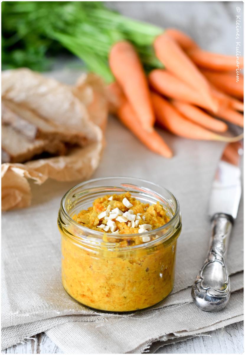 Rezeptbild: Karotten-Paprika-Aufstrich mit Curry