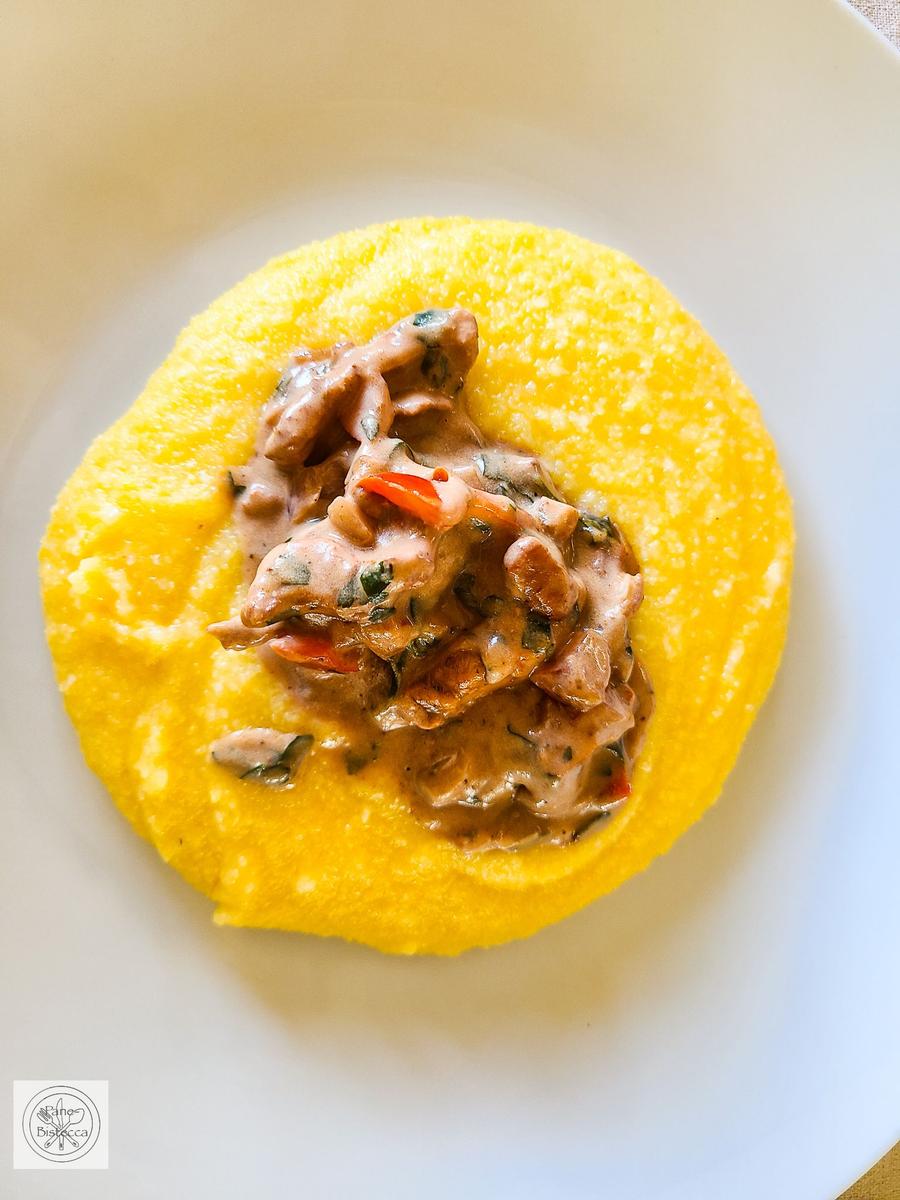 Rezeptbild: Polenta mit Schweinefleisch und Peperoni