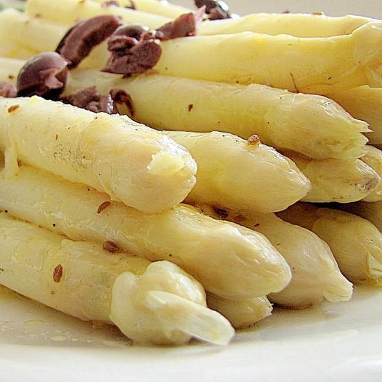 Rezeptbild: Spargel mit Kalamata Oliven