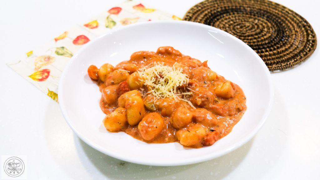 Rezeptbild: Gnocchi mit Tomaten-Kaese Sauce