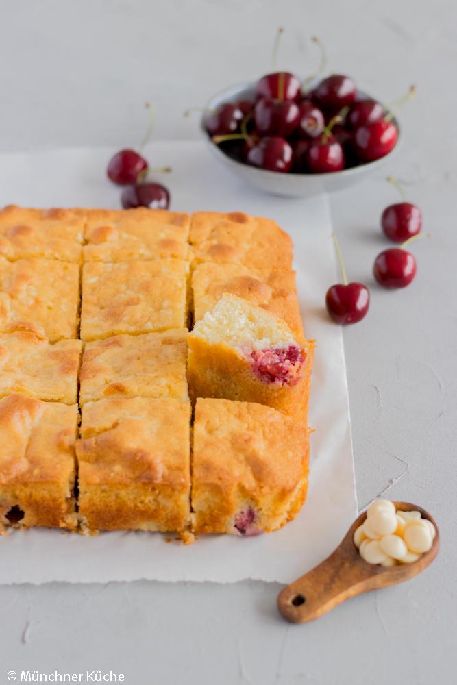 Rezeptbild: Blondies mit Kirschen