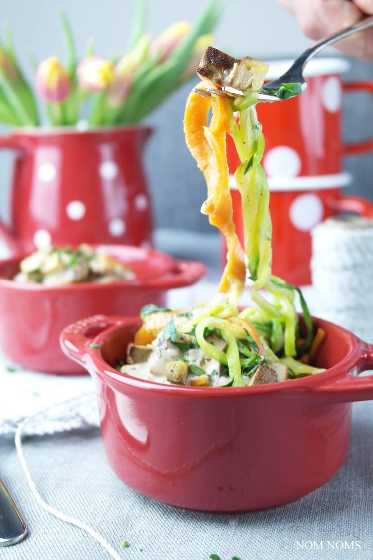 Rezeptbild: Gemüse Spaghetti mit veganer Carbonara Sauce