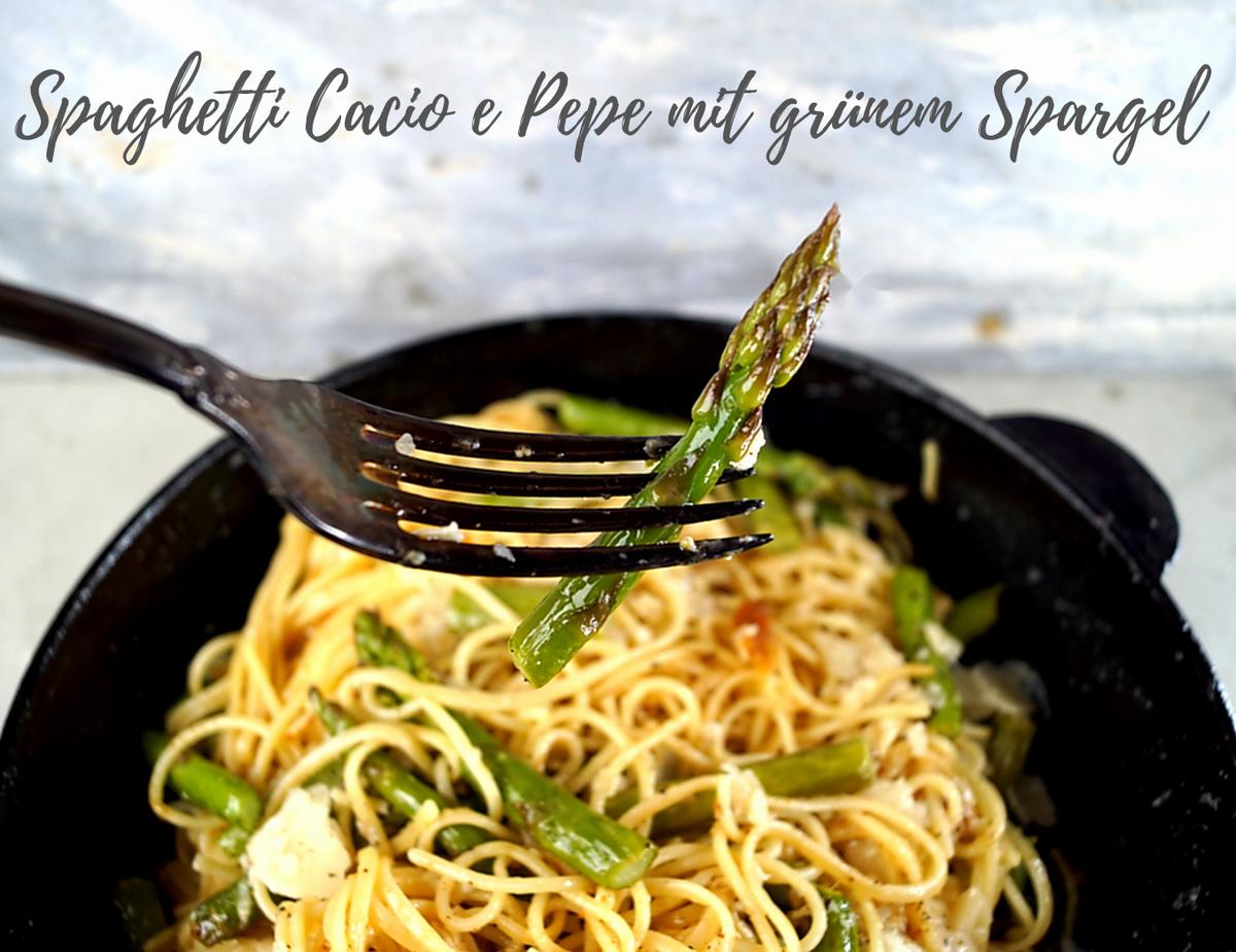 Rezeptbild: Spaghetti Cacio e Pepe mit grünem Spargel