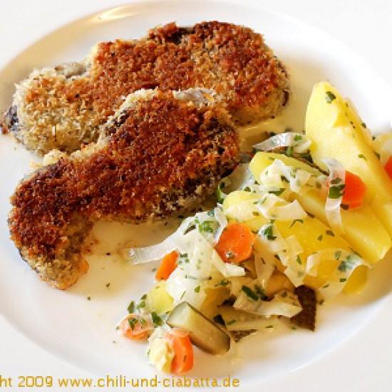 Rezeptbild: Gebackene Rinderbackerl mit süß-saurem Kartoffel-Lauch-Gemüse