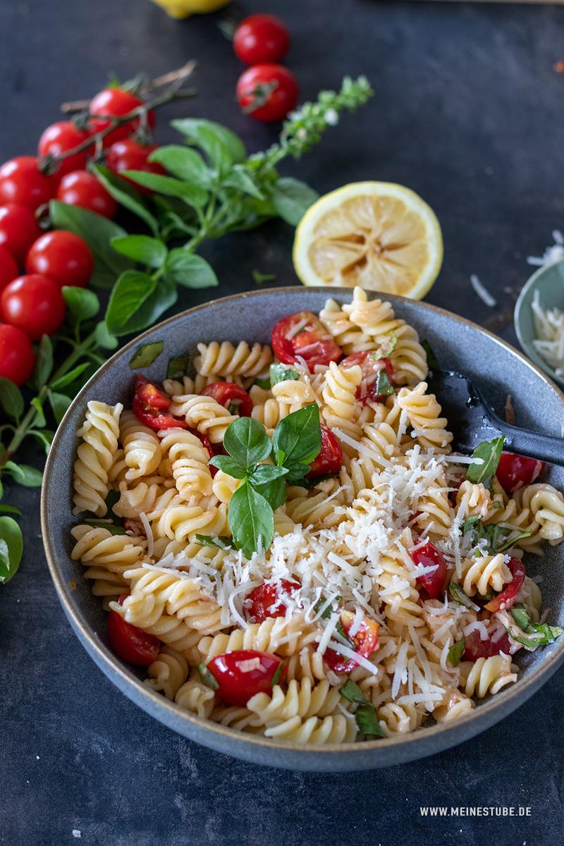 Rezeptbild: Pasta mit Tomaten, Basilikum & Parmesan-Dressing