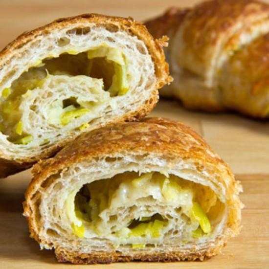 Rezeptbild: Porree-Käse-Croissants