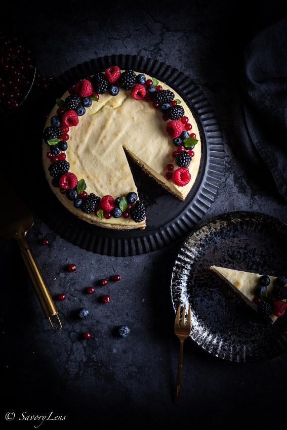 Rezeptbild: Sommerbeeren-Ricotta-Cheesecake mit Pekannüssen