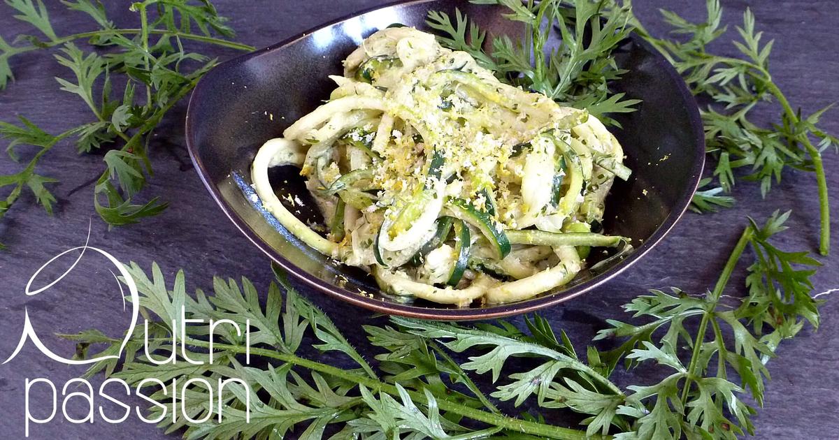 Rezeptbild: Zucchini-Nudeln mit Möhrengrün-Pesto