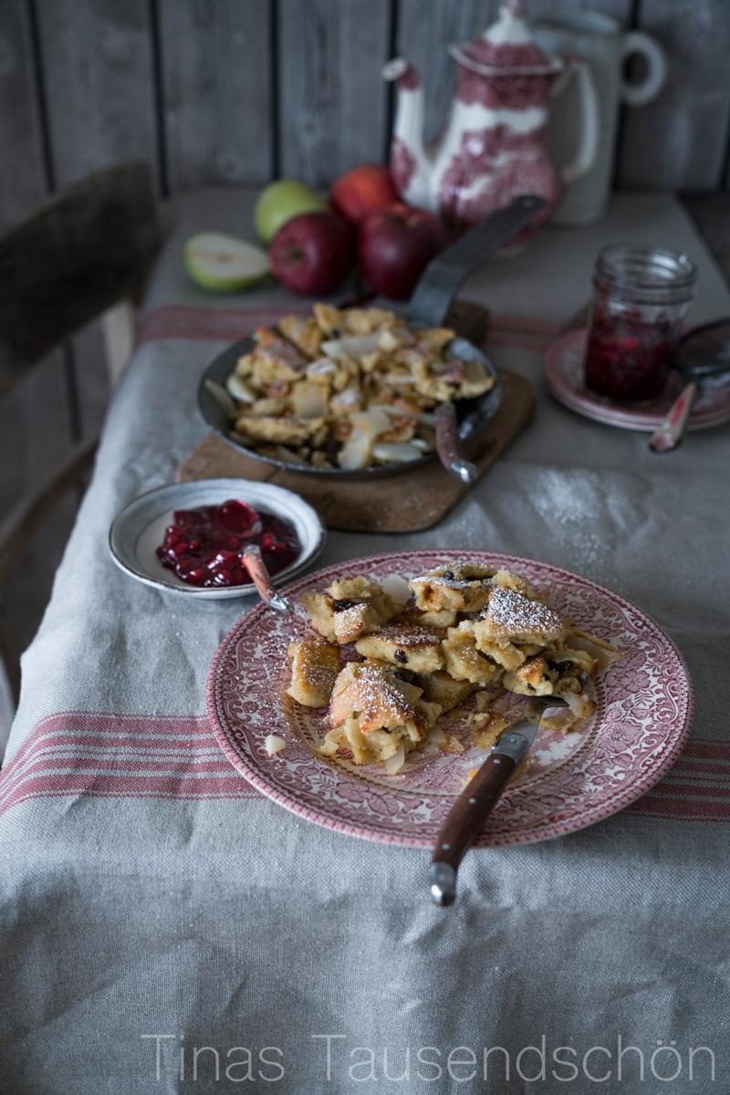 Rezeptbild: Birnen Schmarrn mit Preiselbeeren