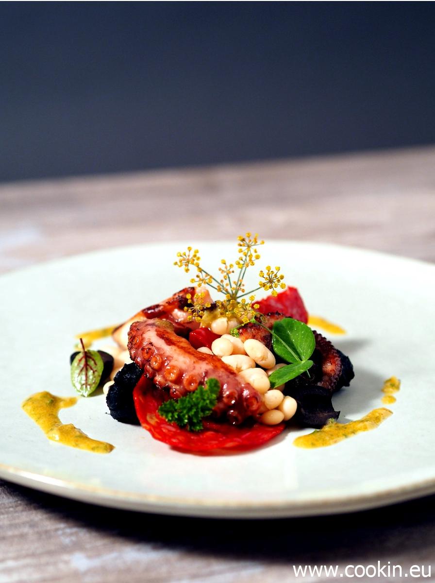 Rezeptbild: Oktopus Sous Vide, Bohnen, Chorizo, Kartoffel-Püree