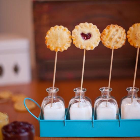 Rezeptbild: Pie-Pops mit Frucht- oder Schokofüllung