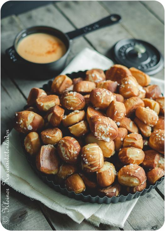 Rezeptbild: Pretzel Bites mit Käsedip