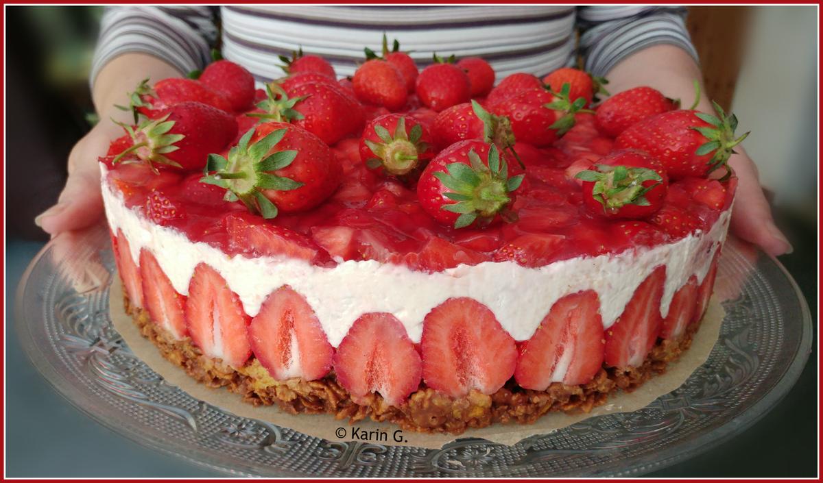 Rezeptbild: Erdbeer-Crunch-Torte