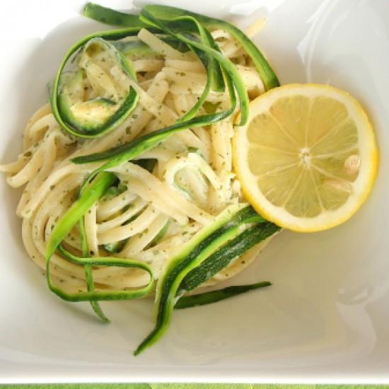 Rezeptbild: Cremige Zucchinipasta mit Zitronensauce