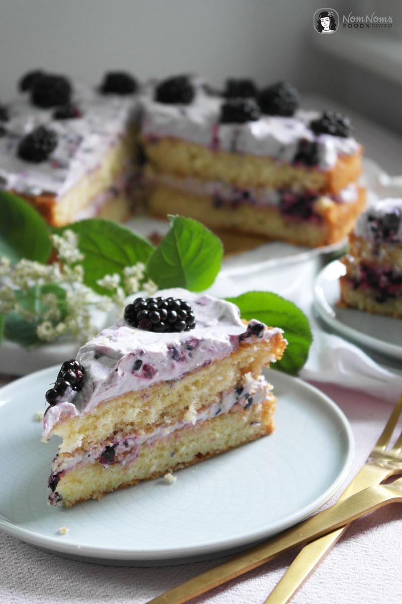 Rezeptbild: Holunderblüten-Brombeer-Kuchen