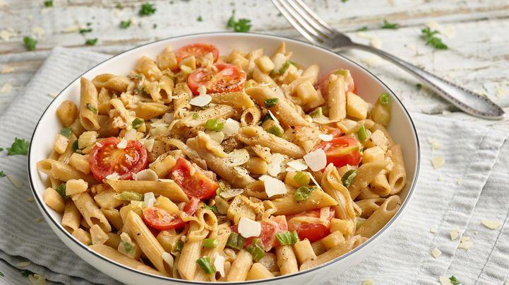 Rezeptbild: Schnelle Pasta-Bowl mit cremiger Sauce