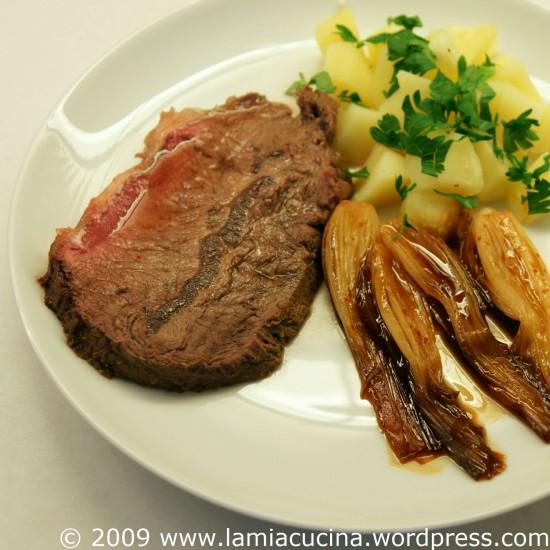 Rezeptbild: Siedfleisch mit karamellisierten Bundzwiebeln