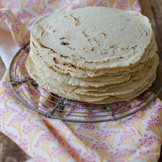 Rezeptbild: Selbstgemachte Maistortillas aus der Tortillapresse